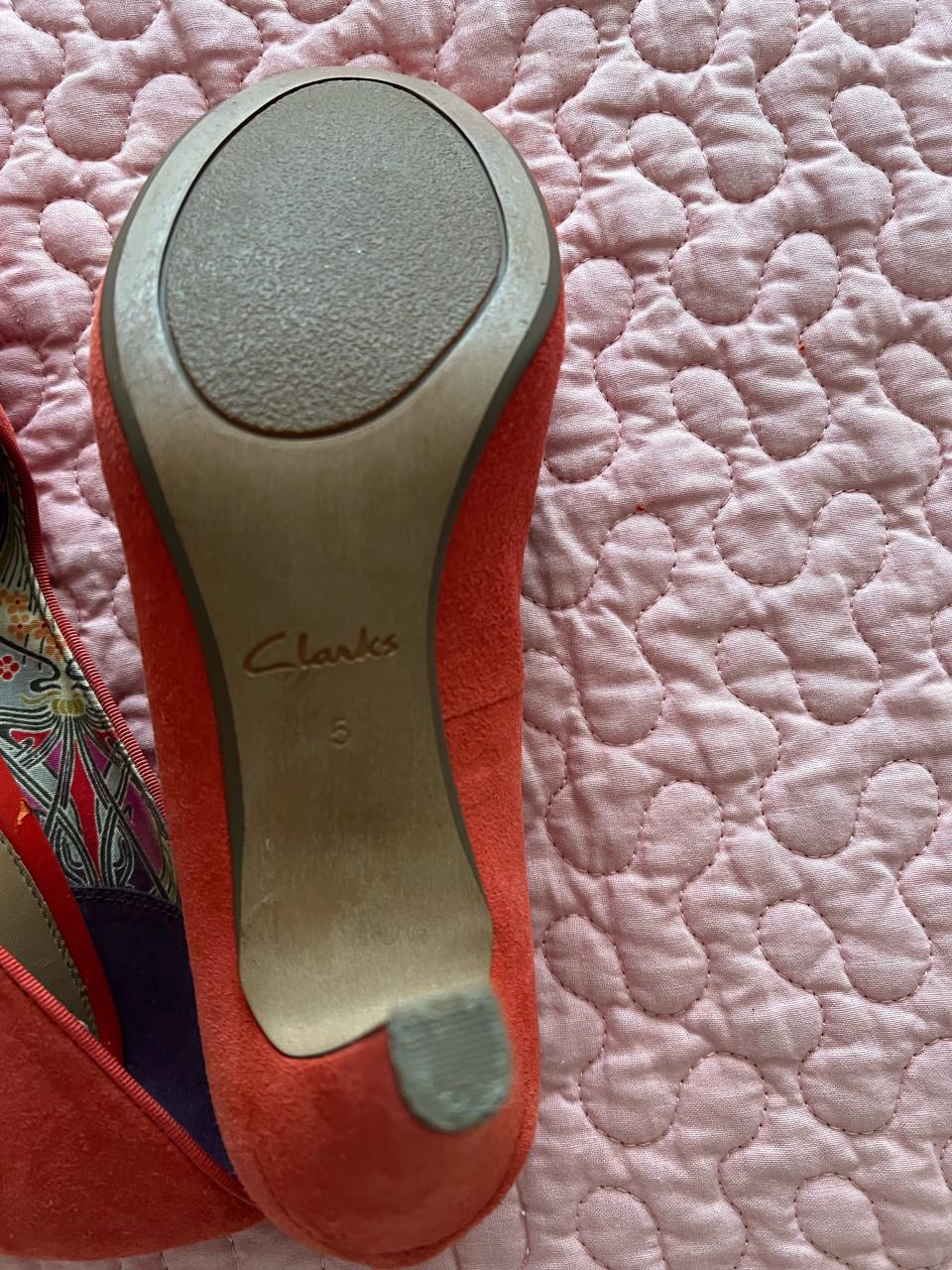 Dames pumps, oranje rood, maat 37, niet gedragen, merk clarks