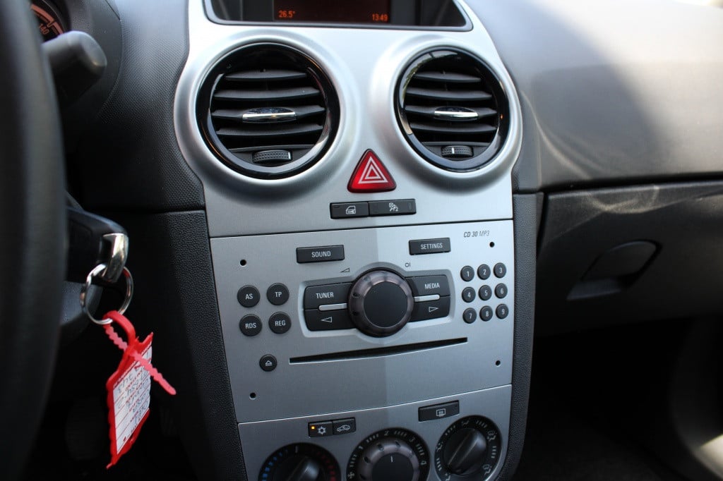 Opel Corsa 1.2-16v cosmo