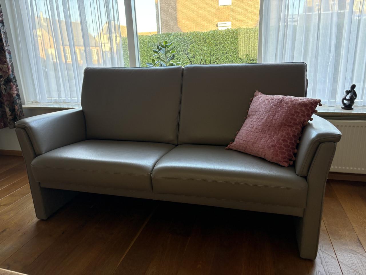 Mooie beige bank (2-zit)