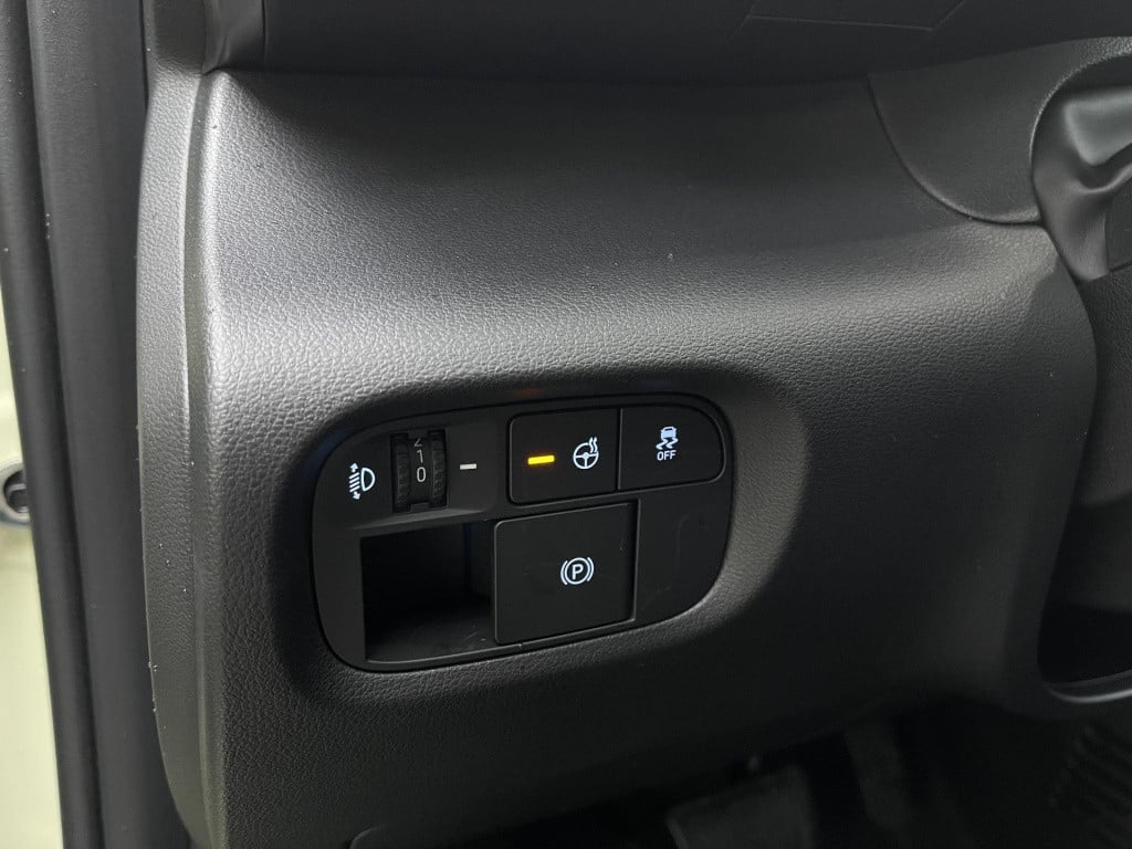 Hyundai Inster evolve 49 kwh winter + technology pack direct beschikbaar!