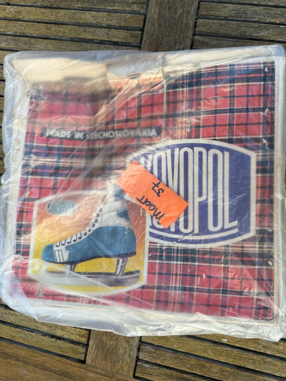 Kunstschaatsen wit maat 37