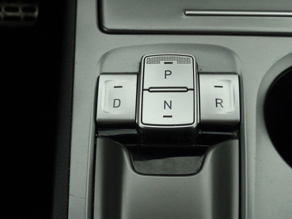 Hyundai Kona ev premium 64 kwh led | stoelkoeling | hud | pdc