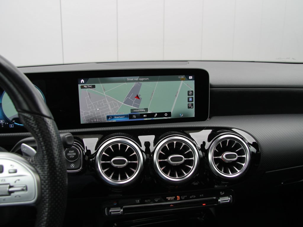 Mercedes-Benz A-Klasse a35 amg 306pk 4matic | pano | burmester
