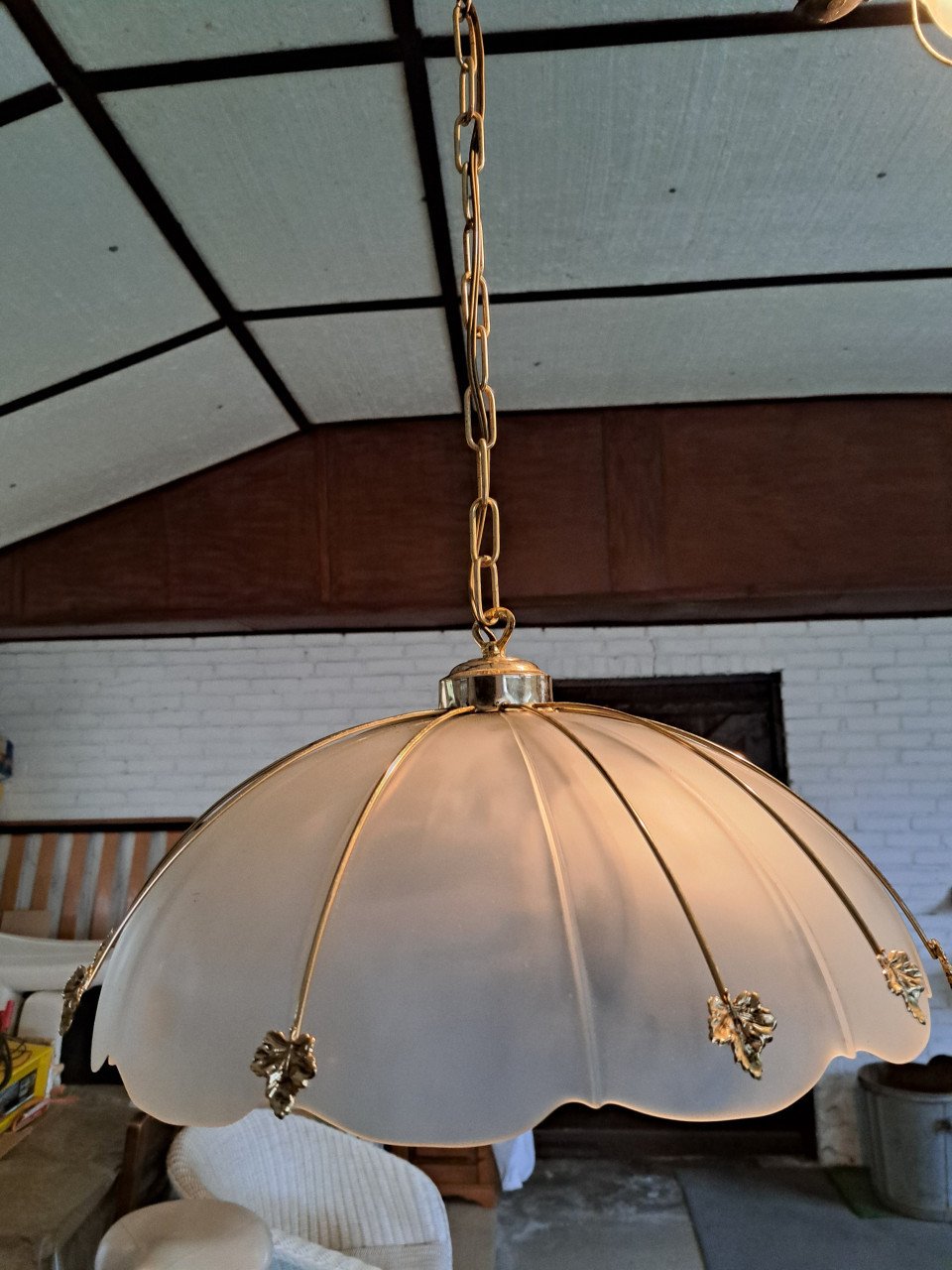 Plafondlamp glas met messing versiering