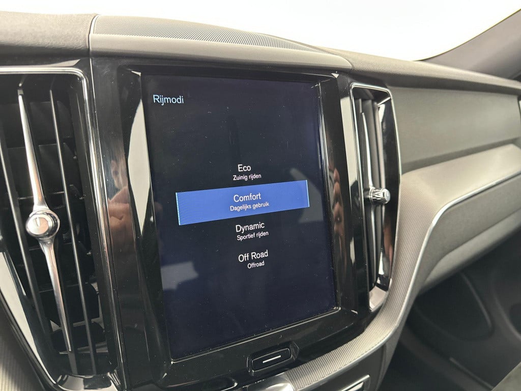 Volvo XC60 2.0 d4 r-design leder camera trekhaak