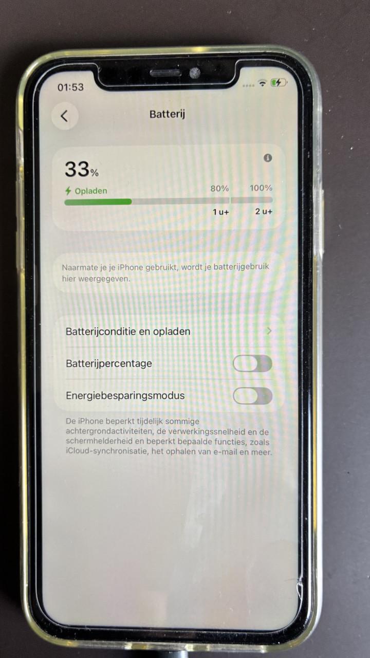 IPhone 11 - 128 Gb-86%-Wit-Scherm vernieuwd maar met krassen