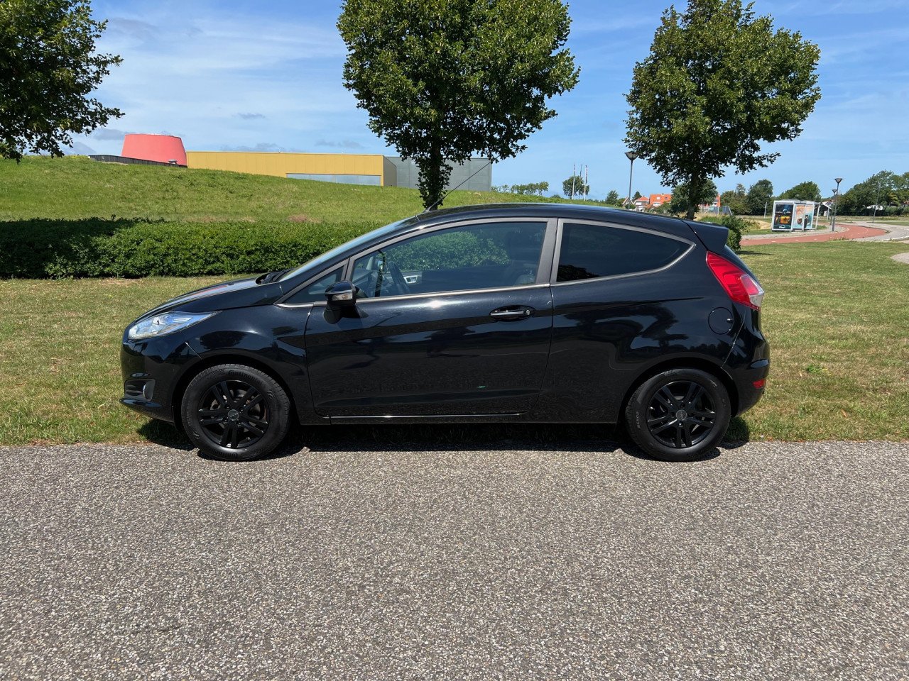 Zeer fraaie Ford Fiesta uit 2015 met 67.000 km Automaat!!