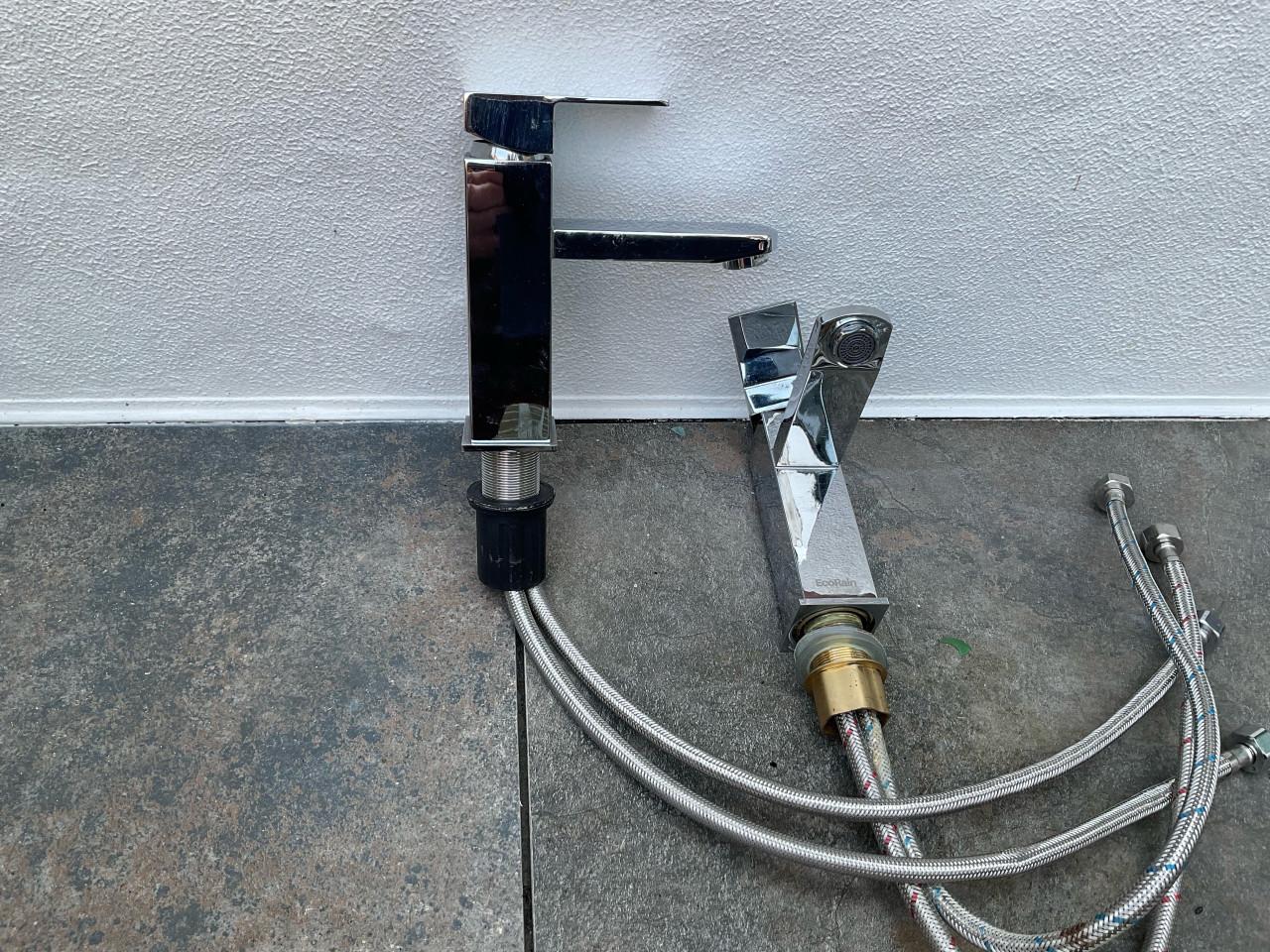 Wastafel mengkranen kompleet met aansluiting