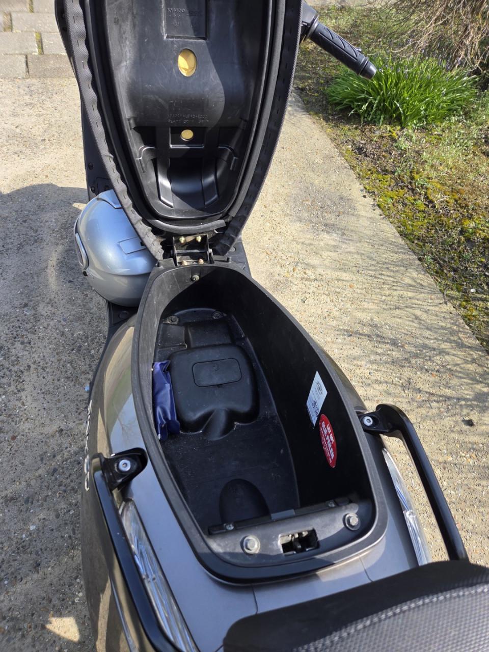 Scooter Kymco Dink geel kenteken