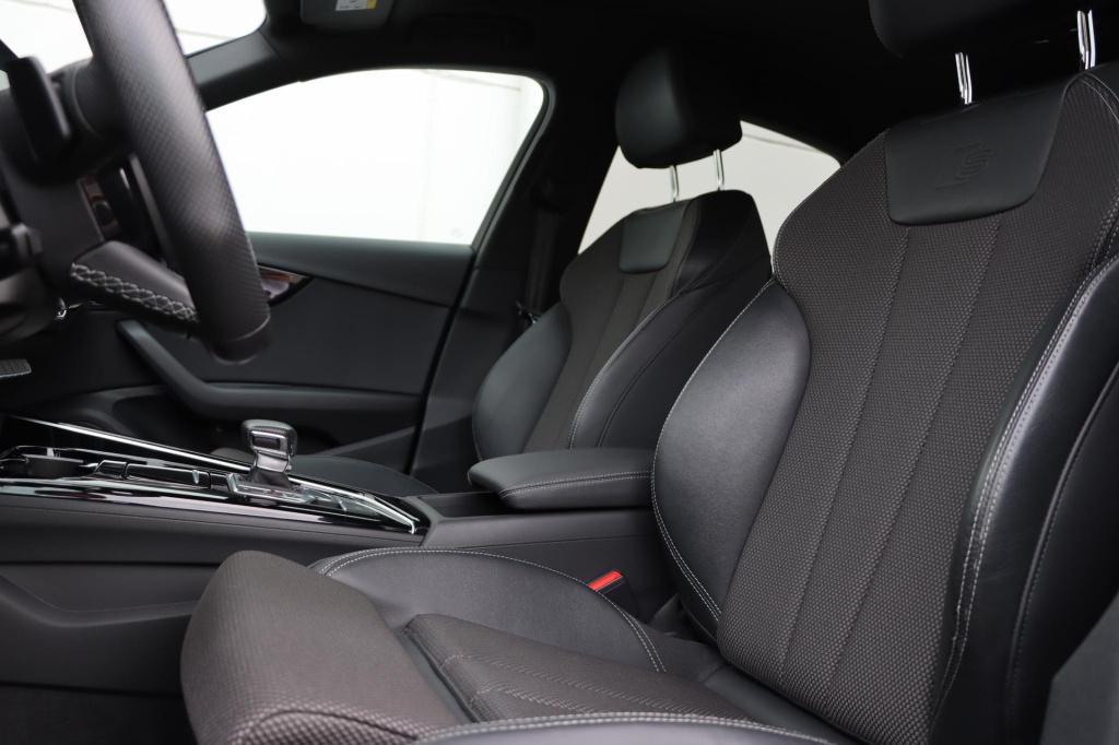 Audi A4 limousine 35 tfsi s edition competition 150pk s tronic