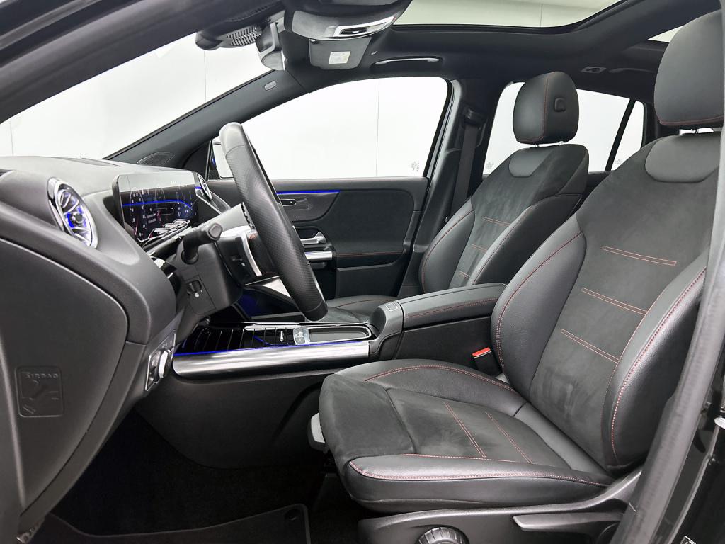 Mercedes-Benz Gla-klasse 200 amg line | sfeerverlichting | panoramadak | cr