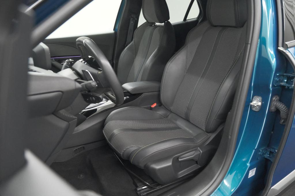 Peugeot 2008 1.2 hybrid 136 gt | camera | apple carplay | parkeersensoren |