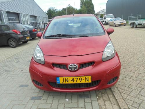 Betrouwbare & Zuinige Toyota Aygo 1.0 Aspiration Red Navigator € 1.250