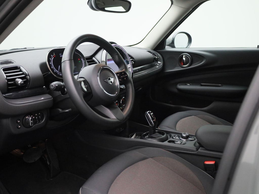 Mini Clubman 1.5 cooper essential | automaat | lage km stand! | navigatie |