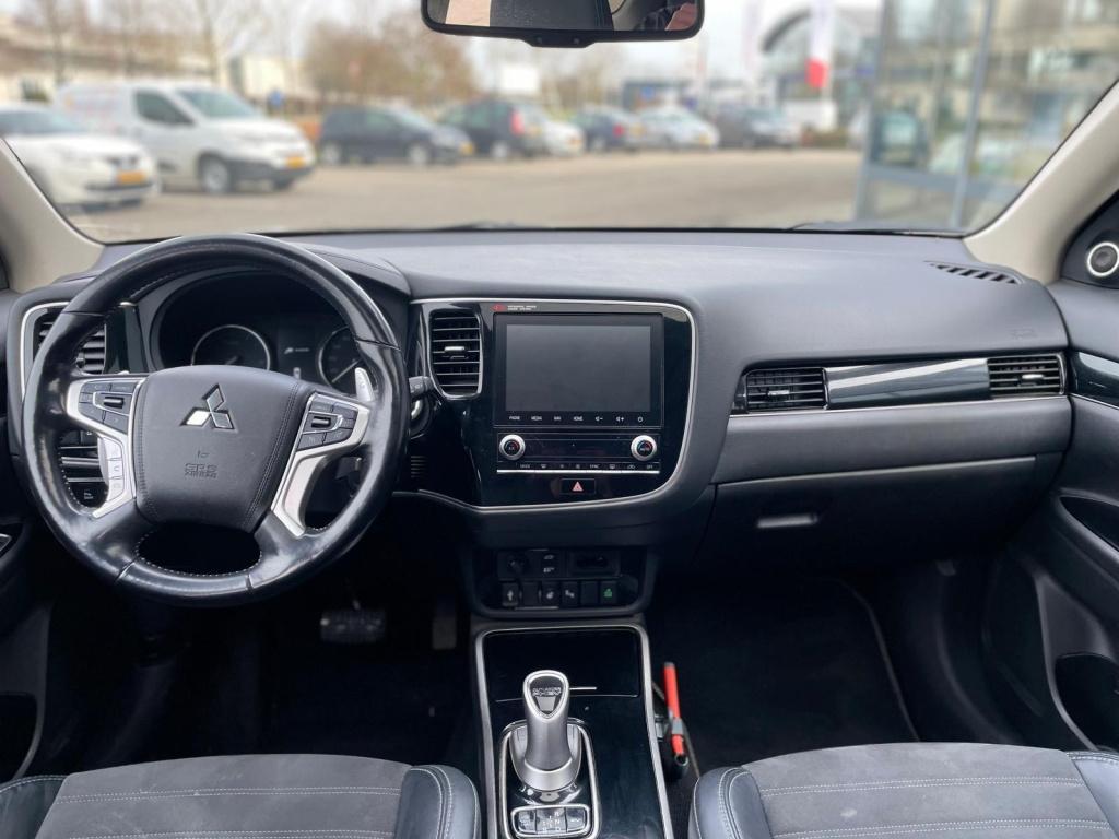 Mitsubishi Outlander 2.4 phev intense+