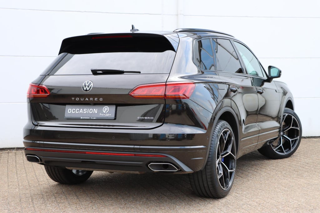 Volkswagen Touareg 3.0 tsi ehybrid 4motion elegance black style 380pk tiptr