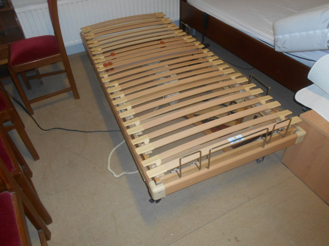 Elektrische lattenbodem op wielen in zeer goede staat 90 x 200 cm