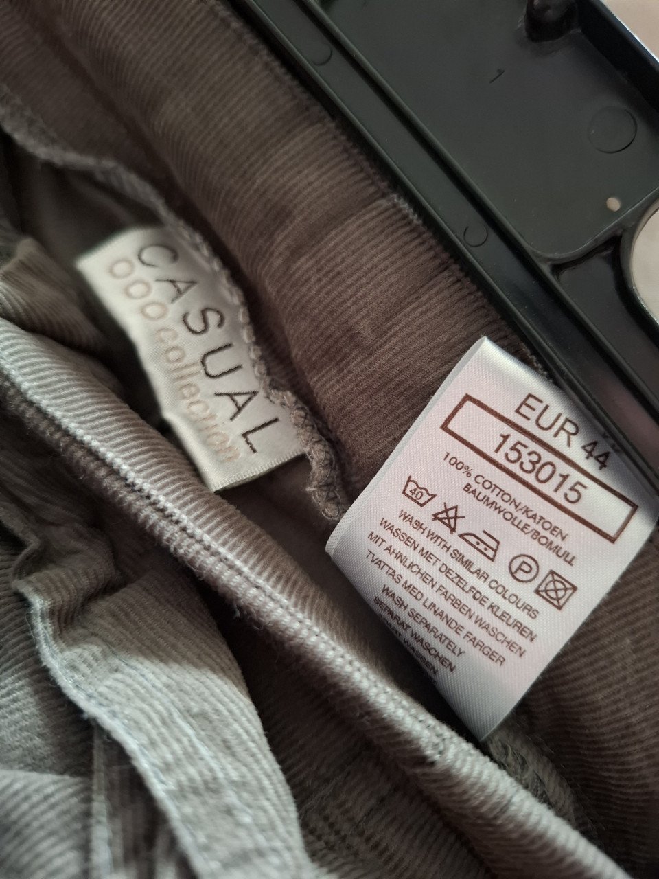 Casual collection ribfluweel. Khaki groen. Maat 44. Gedragen.