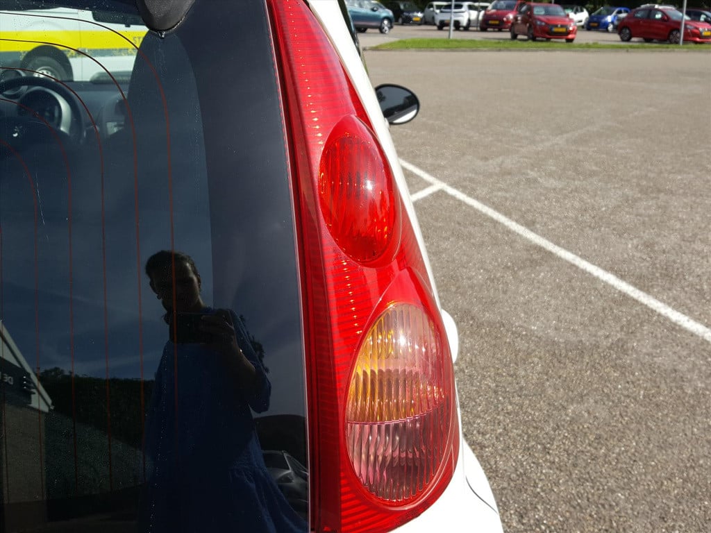 Peugeot 107 1.0 12v 68pk 5d xs airco | radio & cd-speler | lage km-stand | 
