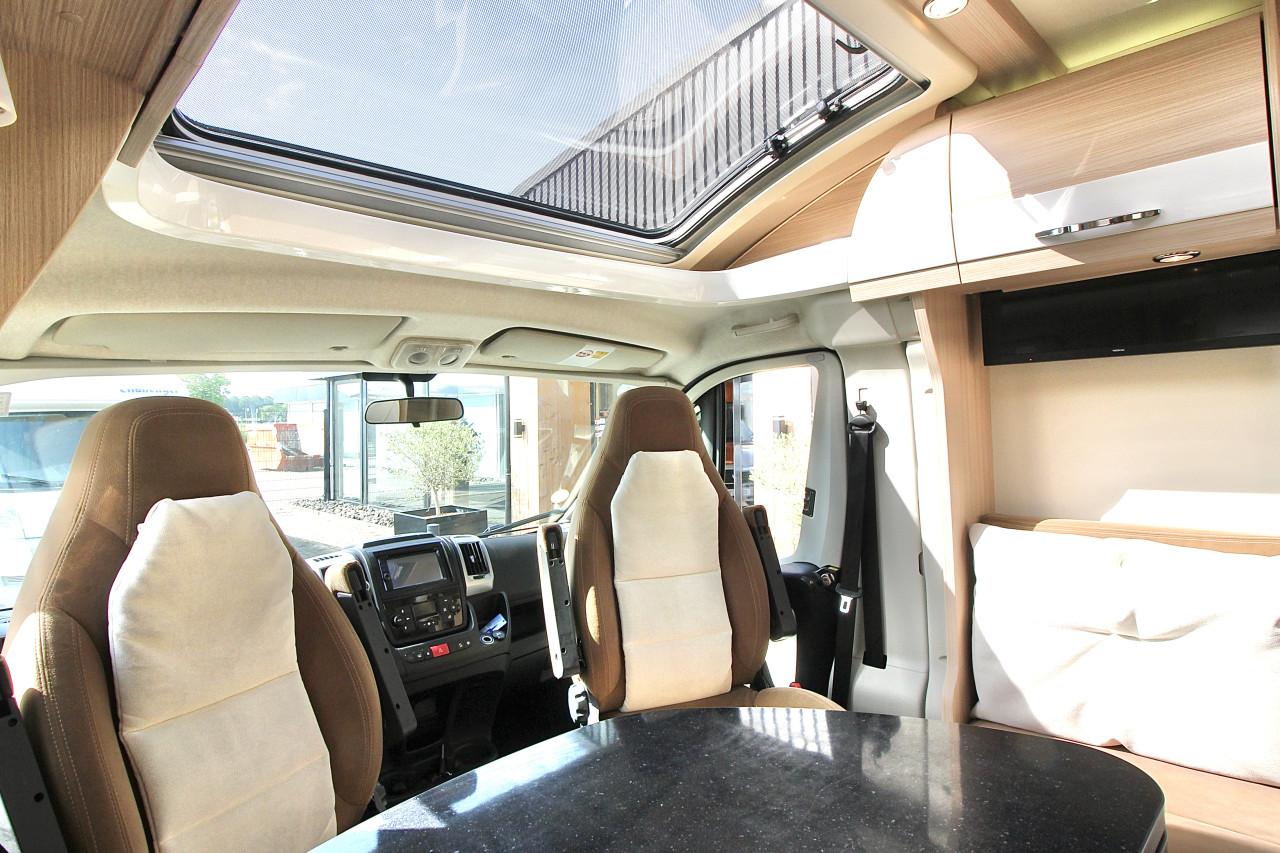 Bürstner Nexxo T690   (Lengtebedden,Veel Opties, Als nieuw!!!)