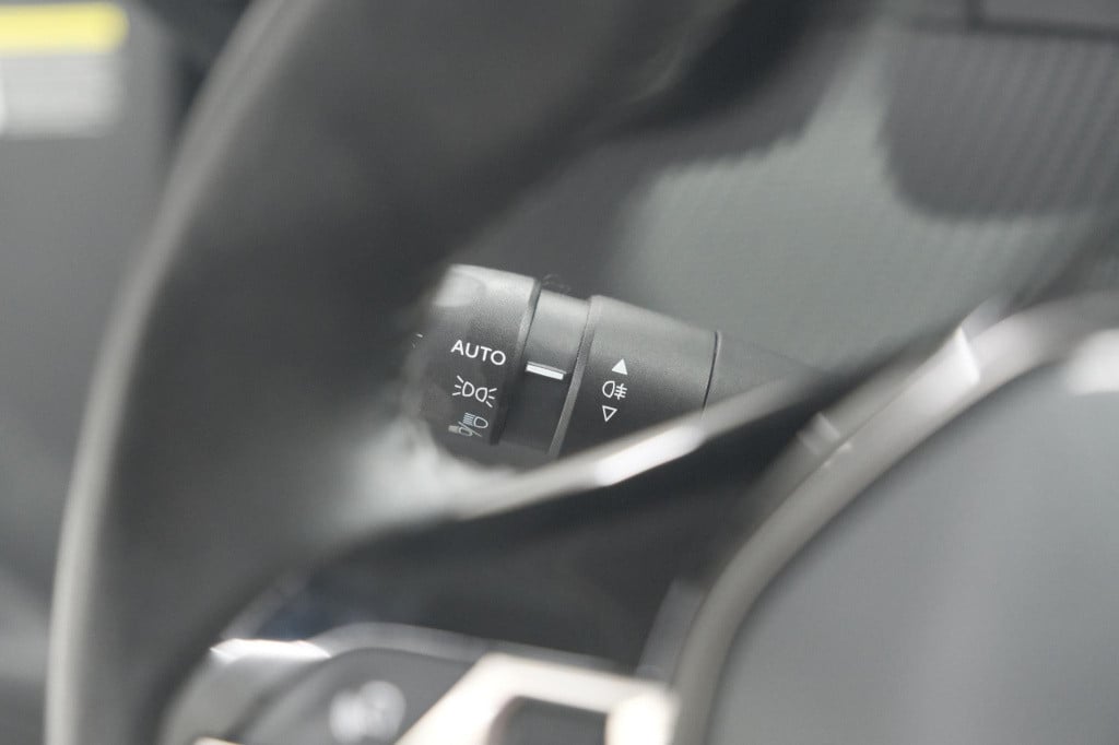 Peugeot E-2008 ev allure pack 50 kwh | 3 fase laadfunctie | camera | naviga