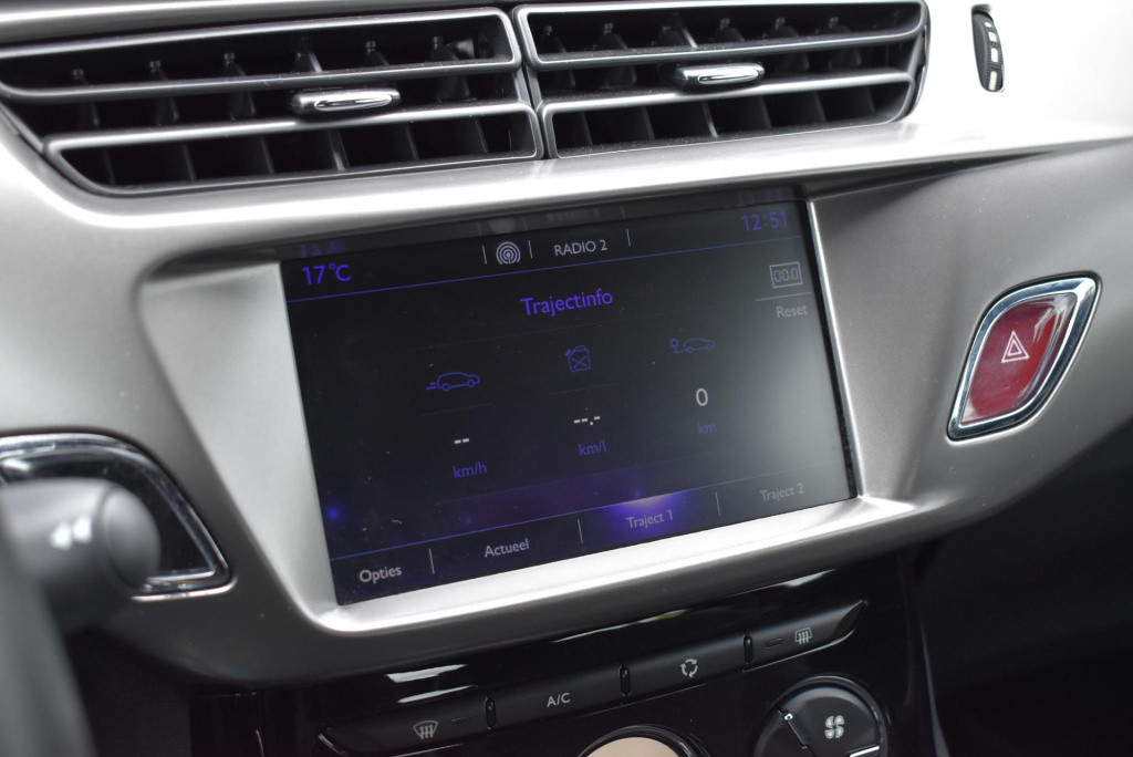 Ds Ds 3 1.2 puretech so chic | cruise control | climate control | navigatie