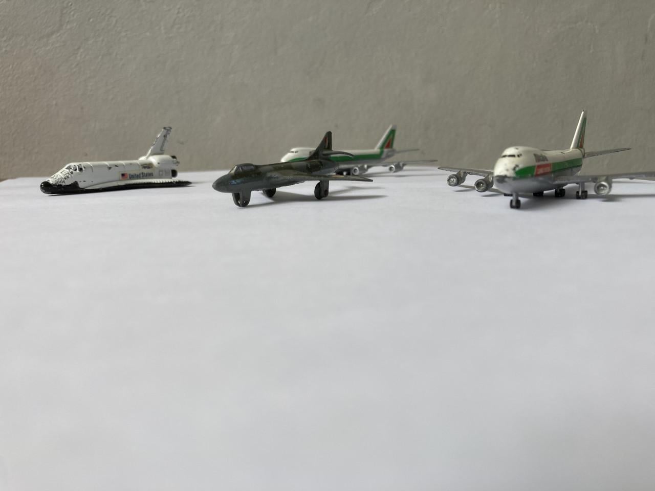 Schabak Boeing 747 Alitalia, ERTL Space Shuttle, Dinkey Toy Hawker Hunter