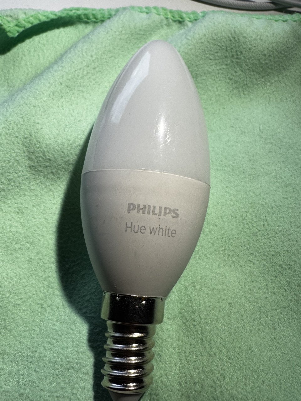 Philips HUE Bridge 2.1 met 3 hue lampen en 2 hue schakelaars