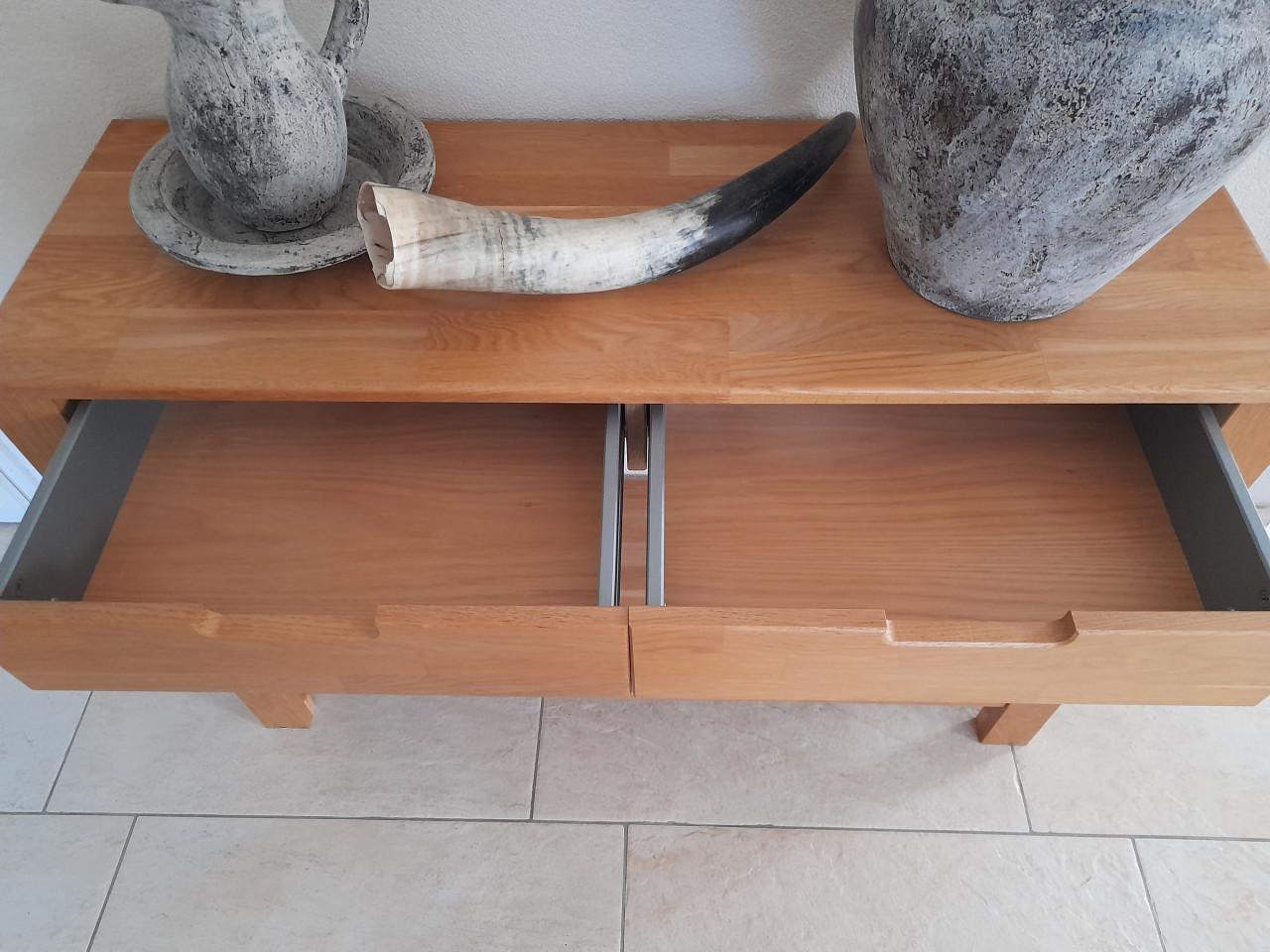 Mooie Side table  110 x 37 x 75H ( in goede nette staat)