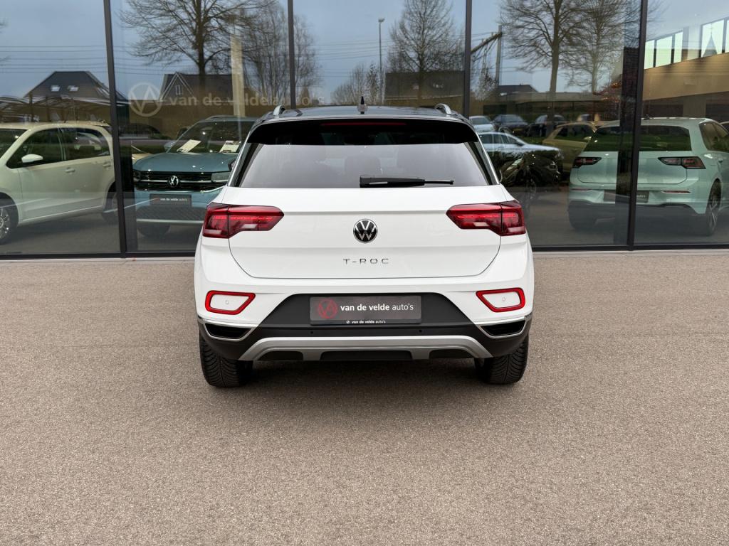Volkswagen T-roc 1.5 tsi 150pk dsg style | trekhaak | navi | iq light | ada