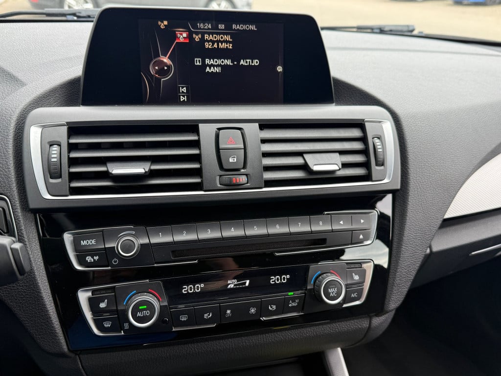BMW 1 Serie 118i centennial high executive m-sport