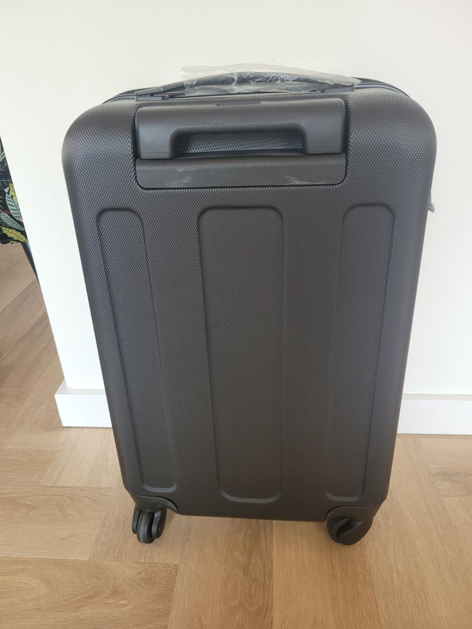 Nieuwe koffer (handbagage) 36L