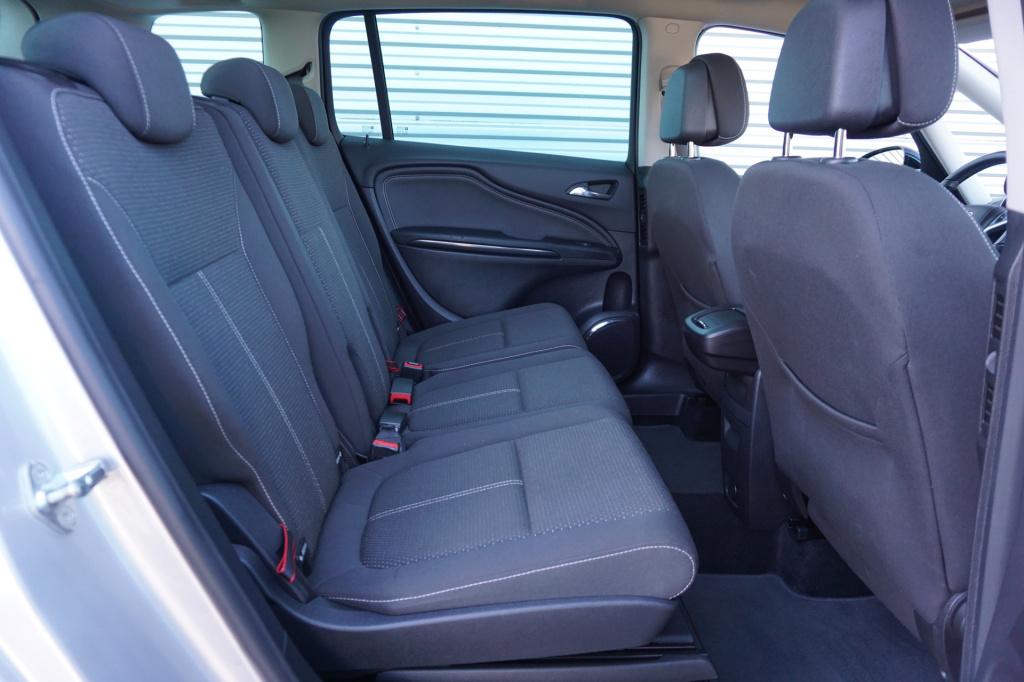 Opel Zafira 1.4 cosmo 7persoons - airco / navi / cruise / pano / parkeers. 