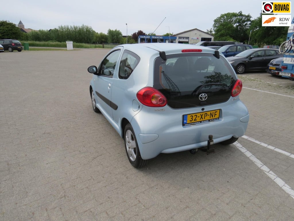 Toyota Aygo 1.0-12v sport