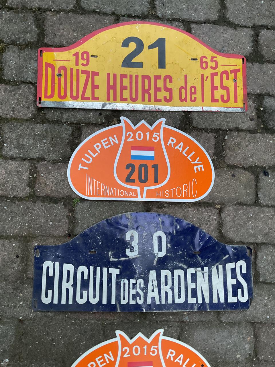 Vintage rallyschilden