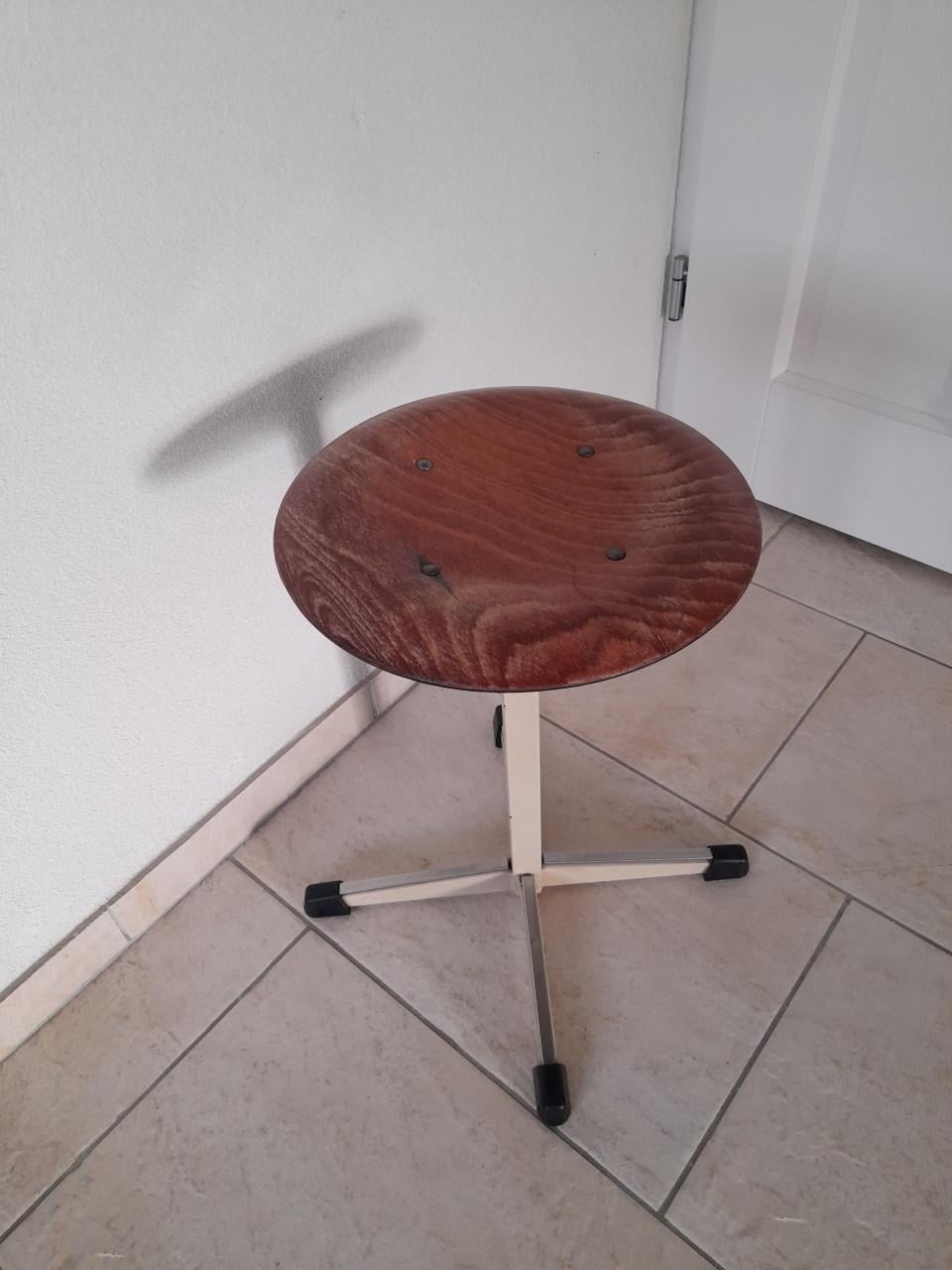 Antiek school krukje (in goede staat )