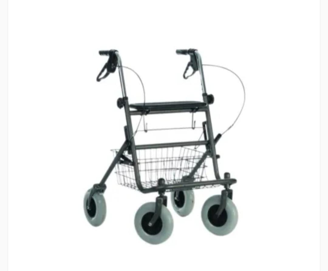 Rollator: Coopers Rolling Walker 10907C