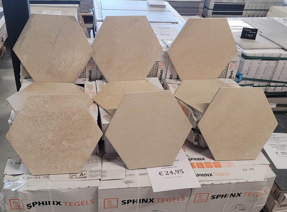 3030-327 ca 20m² hexagon tegels, crème-grijs, 40x34 cm, van € 58,80/m² voor