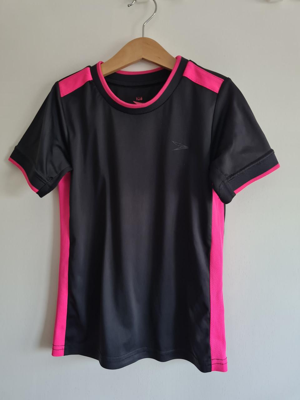Dutchy zwart fuchsia roze sport setje, shirt en broekje Mt 128