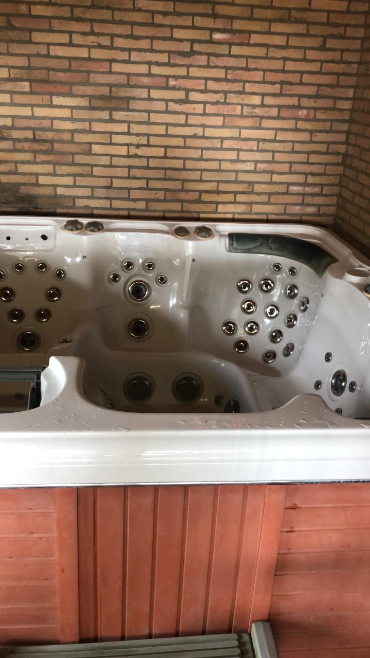 Balboa jacuzzi met verlichting