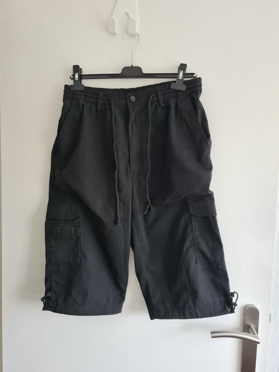 Zwarte korte broek van VT  Maat M