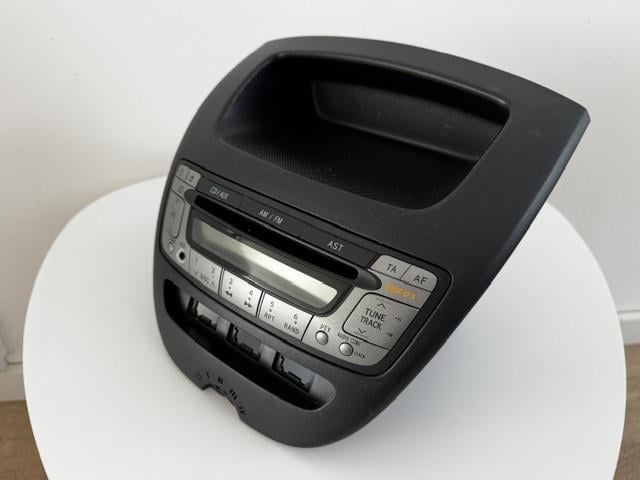 PANASONIC radio CD: PEUGEOT 107 (TOYOTA AYGO CITROËN C1)