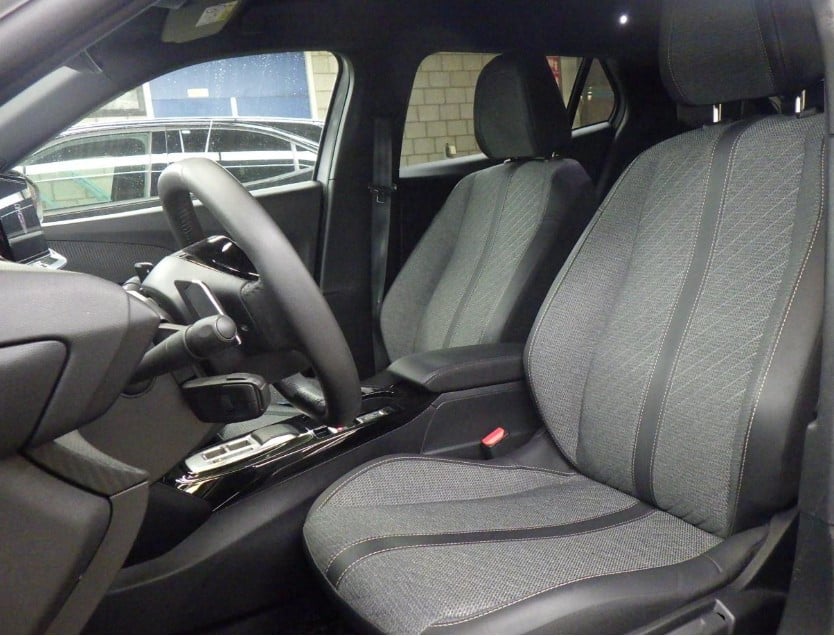 Peugeot 2008 1.2 puretech 130pk eat8 gt
