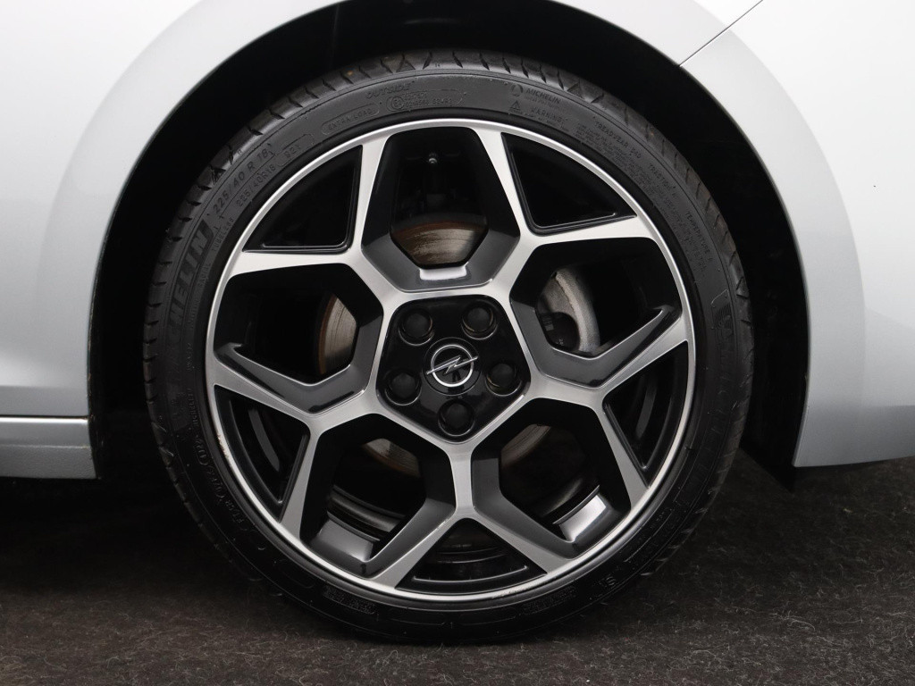 Opel Astra 1.2 gs line | 360 camera | alcantara | 18" velgen | vraag naar a