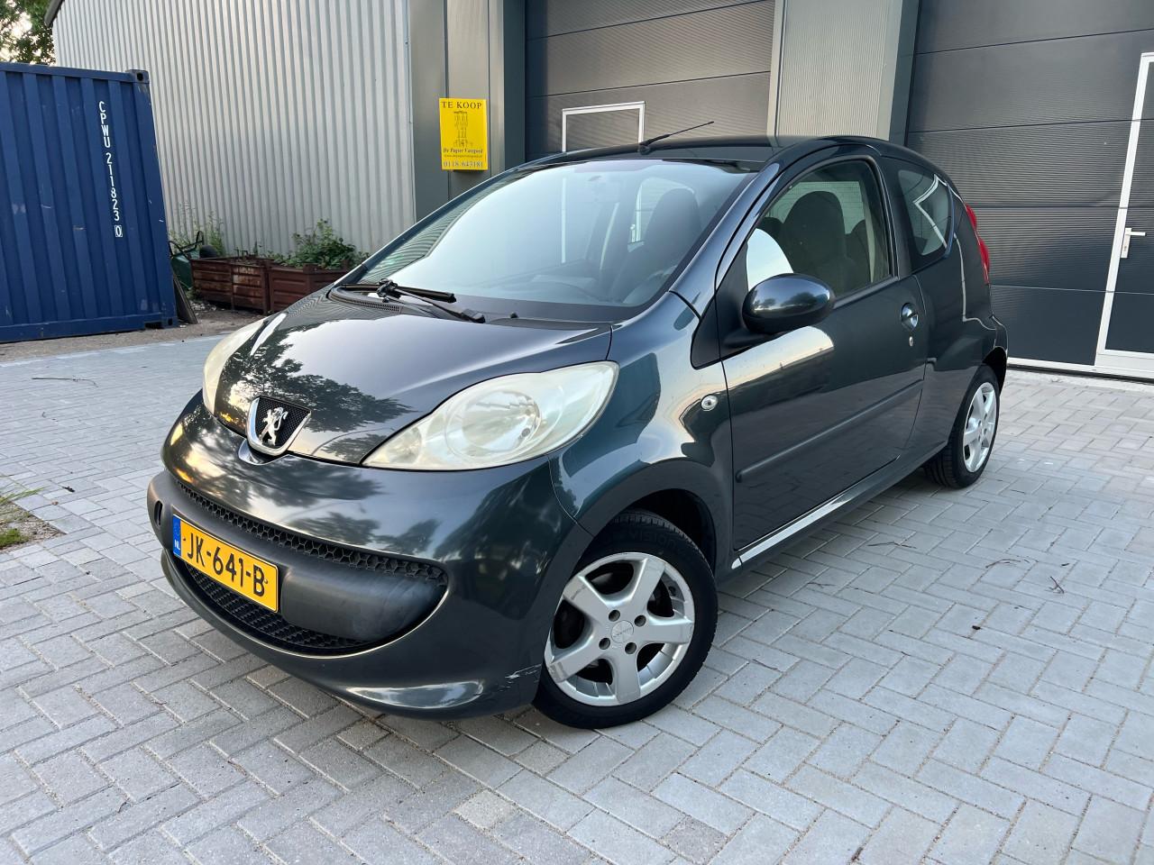 Peugeot 107- 1.0-12V XR Airco/ Scherm