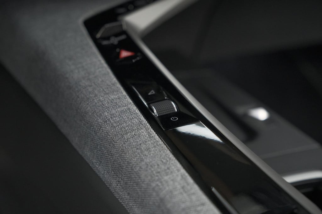 Peugeot 5008 1.2 hybrid 145 gt | panoramadak | camera | elektrische achterk