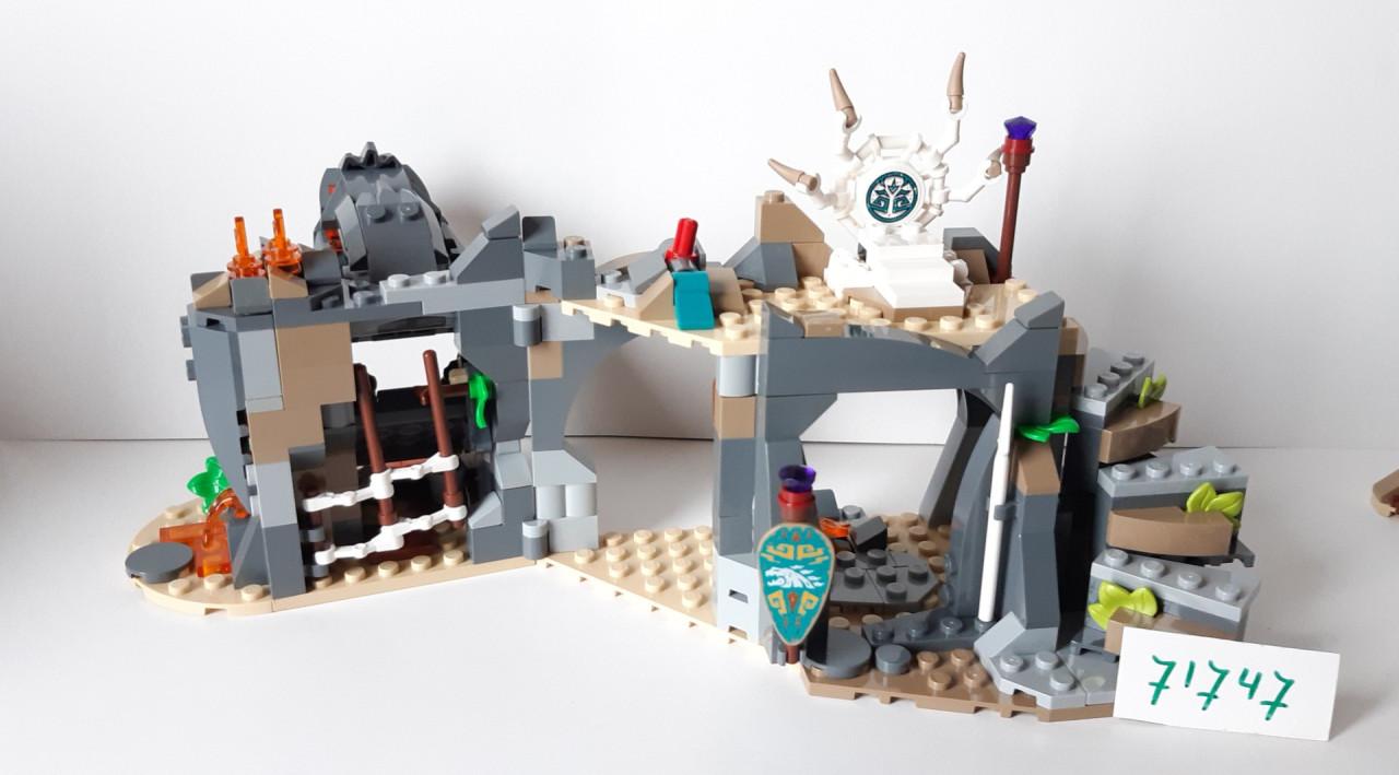 LEGO NINJAGO 71747: Het Dorp van de Beschermers