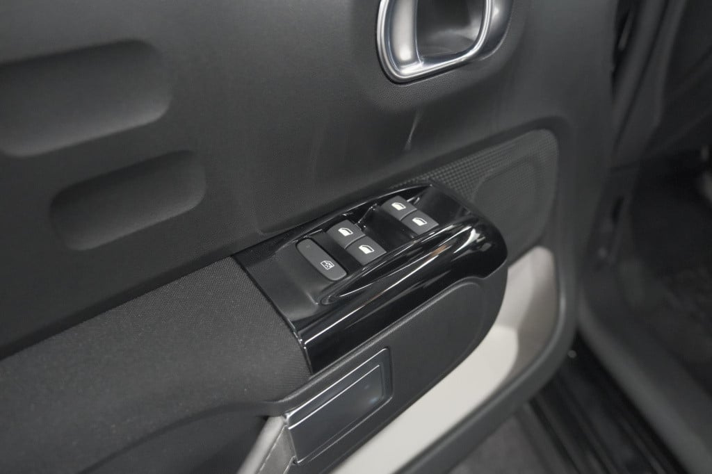 Citroen C3 puretech 110 eat6 shine | apple carplay | parkeersensoren | clim
