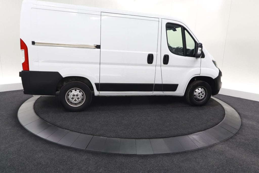 Peugeot Boxer 330 2.2 bluehdi 120 l1h1 premium | trekhaak | camera | betimm