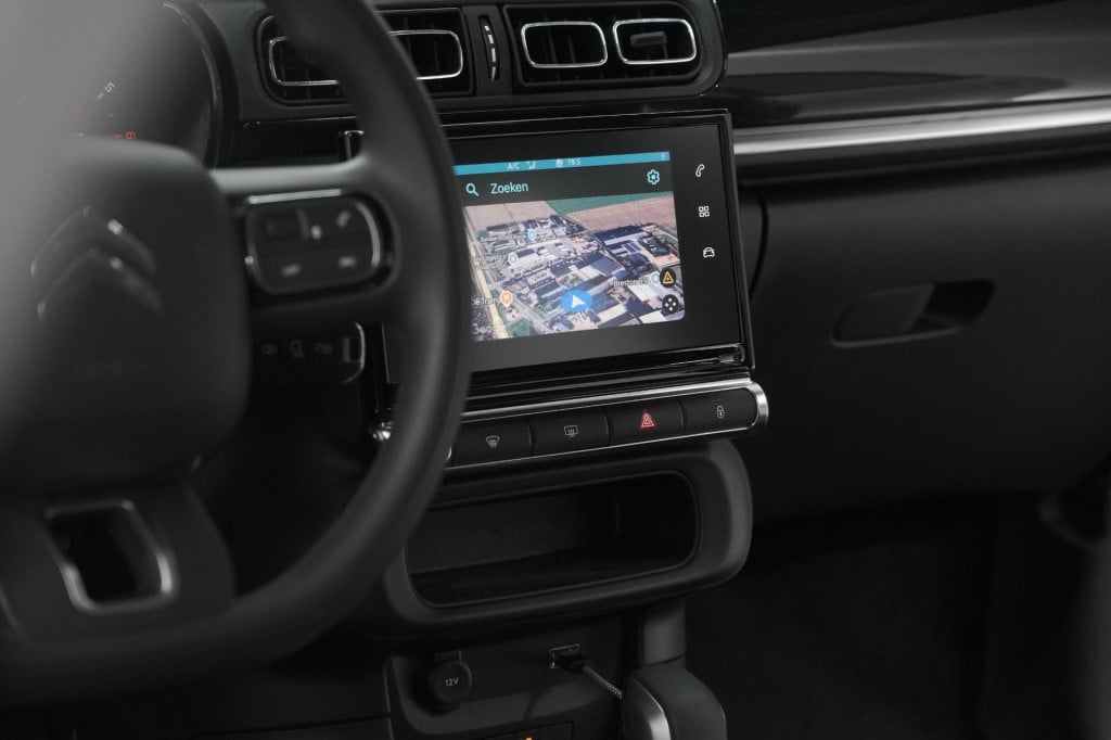 Citroen C3 puretech 110 eat6 shine | apple carplay | parkeersensoren | clim